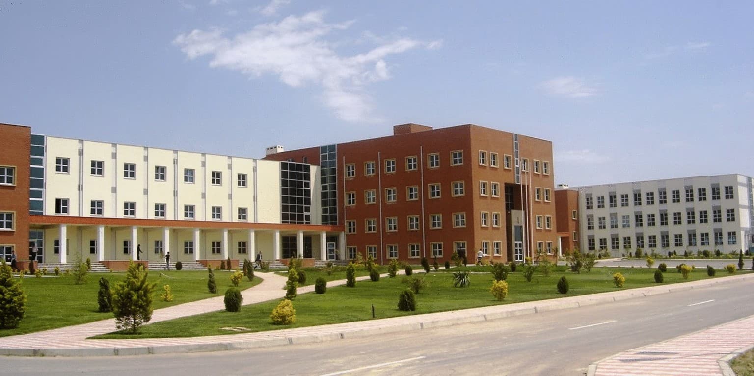 جامعة باكو للهندسة Campus
