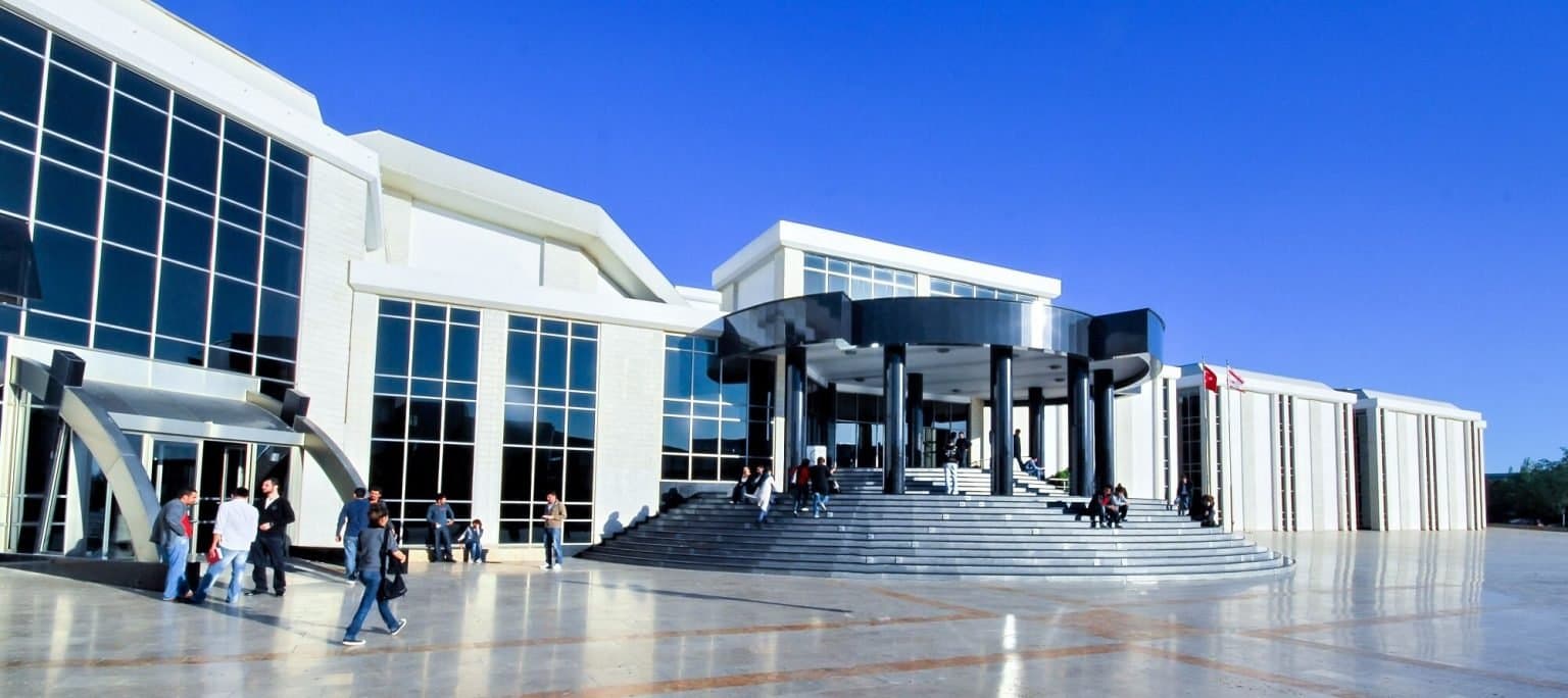 جامعة الشرق الأدنى Campus